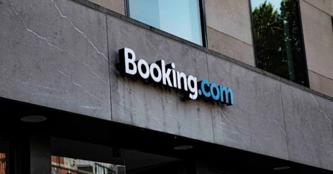 Două grupuri olandeze de consumatori caută clienți afectați de prețuri pentru o acțiune în justiție contra Booking.com