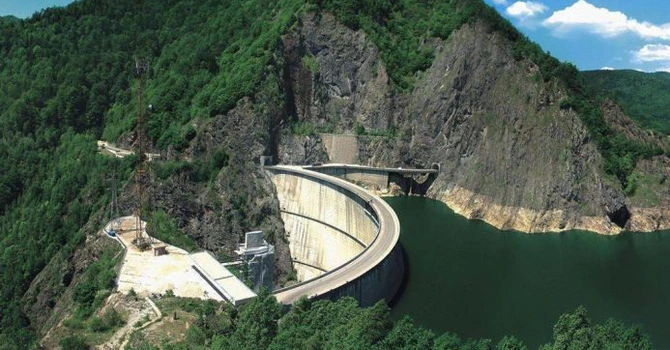 Gigantul Hidroelectrica a ieșit iar în piață să cumpere energie electrică de la alții. La preț mai mare decât cel cu care vinde populației