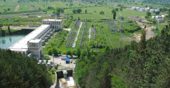 Hidroelectrica a semnat contractul pentru retehnologizarea finală a hidrocentralei Stejaru