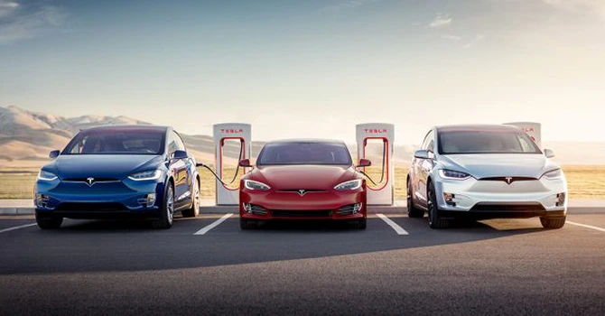 Elon Musk nu susține o fuziune între Tesla și xAI, startup-ul său de inteligență artificială