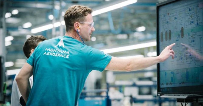 Firma care produce componente pentru Boeing și Airbus în Maramureș urmează să ia autorizația pentru un parc fotovoltaic cu stocare