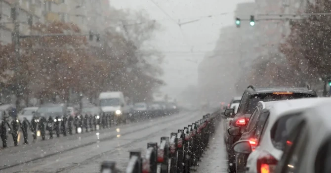 Consumul de energie electrică al Bucureștiului a crescut cu aproape 50% azi, pe fondul gerului și al defecțiunilor din rețeaua de termoficare