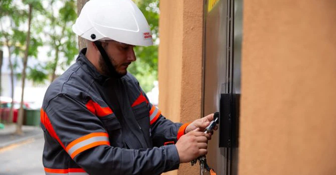 Rețele Electrice România a finalizat o lucrare de modernizare a rețelei de distribuție din Sectorul 3,  în care a investit 12 milioane de lei