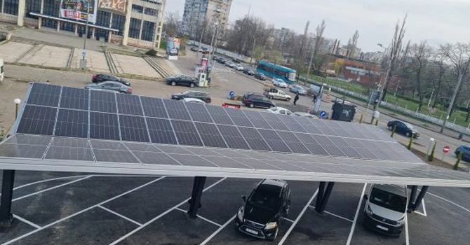 S-a deschis primul KFC cu panouri fotovoltaice. Investiția ajunge la 1,2 milioane de euro
