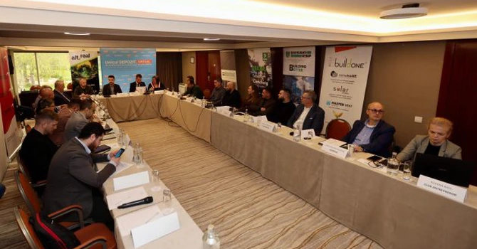 Reconstrucția Ucrainei va duce la creșterea prețului la materia primă, dar și la migrarea forței de muncă, spun antreprenorii din construcții