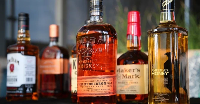 Deficitul comercial al SUA a ajuns la cel mai scăzut nivel din vara lui 2009, ca urmare a declinului importurilor