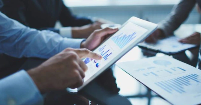 Lazea (BNR): Mediul de afaceri a ajuns la o masă critică în privinţa volumului de activitate, dar a căpătat experienţa pieţelor externe