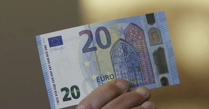 Slovenia va introduce în Constituție dreptul de a folosi numerarul