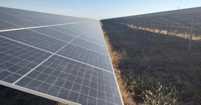 Nou parc fotovoltaic de 23 MW finalizat în sudul României. Are și stocare