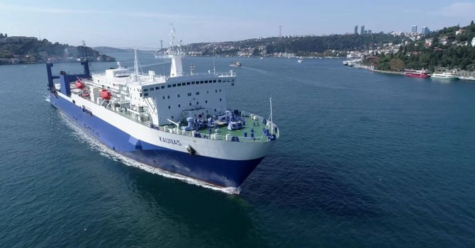 Șantierul Damen Galați a livrat un feribot electric, destinat canadienilor de la BC Ferries