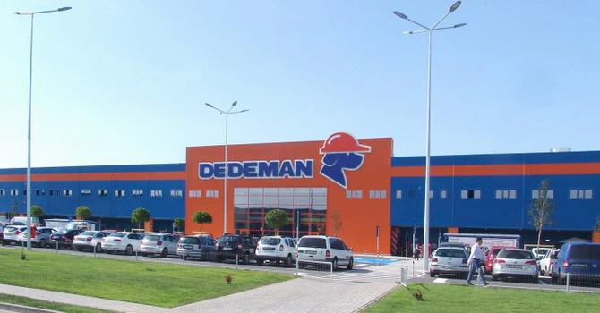 De la un singur magazin, la afaceri de aproape 2,5 miliarde de euro. Românii care au bătut multinaționalele