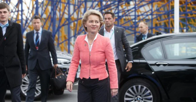 Ursula von der Leyen l-a felicitat pe Nicușor Dan pentru victoria în alegeri