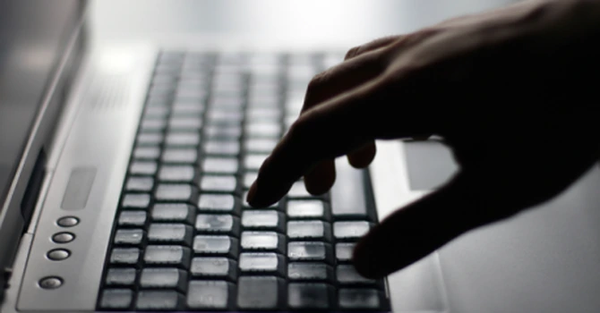 IBM a lansat o nouă linie de cipuri și servere pentru centre de date, considerate mai eficiente din punct de vedere energetic decât rivalii