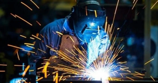 Producția industrială a scăzut, în perioada 1 ianuarie-30 aprilie 2025, cu 5,3%