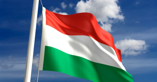 Peter Magyar, șeful opoziției din Ungaria, a plecat în marș către România