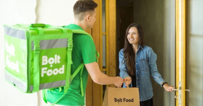 Bolt Food ajunge în trei orașe noi din România, la Târgu Jiu, Turda și Vaslui