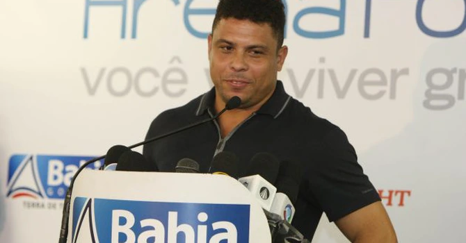 Ronaldo a vândut echipa spaniolă de fotbal Valladolid unui grup de investitori americani. Brazilianul era acțional majoritar la club din 2018