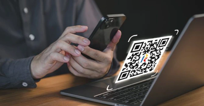 UniCredit Bank a implementat RoPay. Transferuri instant prin cod QR și număr de telefon