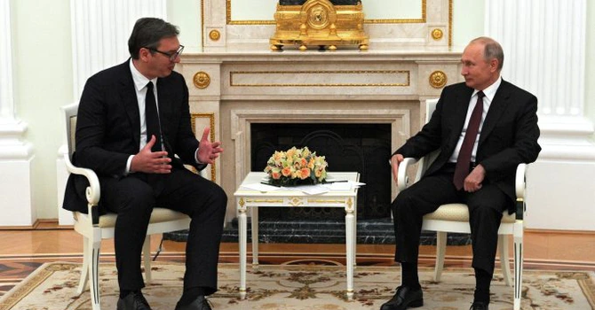 Serbia vrea să accelereze candidatura de aderare la UE, dar recenta vizită a lui Aleksandar Vucici la Moscova spune contrariul