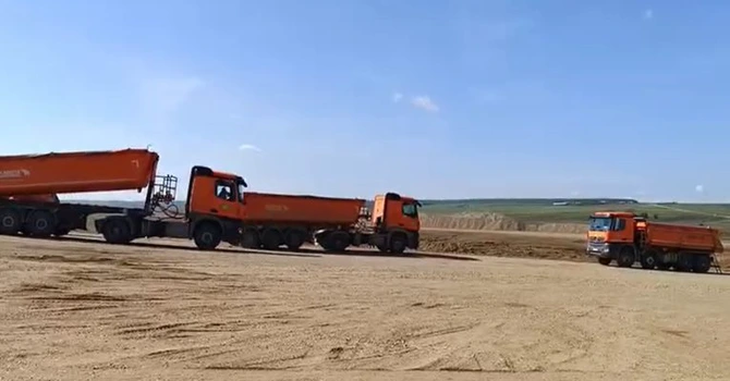 Autostrada Moldovei A7: Imagini noi cu primul nod turbion din România, de la intersecția cu A8, unde UMB a realizat peste un sfert din lucrări