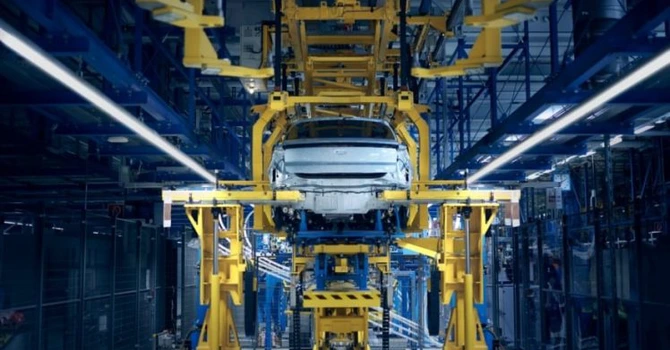 Criză la Ford – Angajaţii de la uzinele din Germania au început prima grevă de la înființarea fabricilor, în 1930