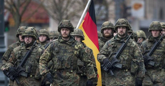 Armata germană are la dispoziţie trei ani pentru a se înarma în faţa unui eventual atac rusesc asupra NATO