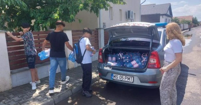 Locuitorii municipiului Târnăveni, disperați după dezastrul de la Praid. Localitatea a rămas fără apă potabilă și menajeră în urma poluării râului Târnava Mică