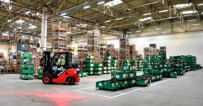 Centrul logistic Renault din România, cel mai mare din grup, a expediat în 20 de ani echivalentul a mai mult de 10 piramide ale lui Keops