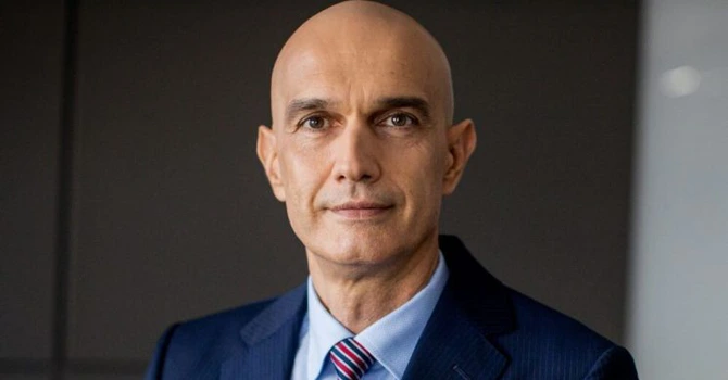 Vladimir Kalinov își încheie mandatul de vicepreședinte Retail în cadrul Raiffeisen Bank România