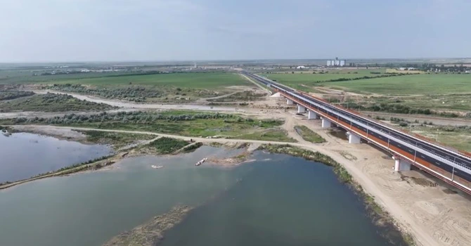 VIDEO Autostrada A7 Buzău – Focșani: Mega-podul construit de UMB, verificat de experții CESTRIN, înainte de a fi dat în trafic