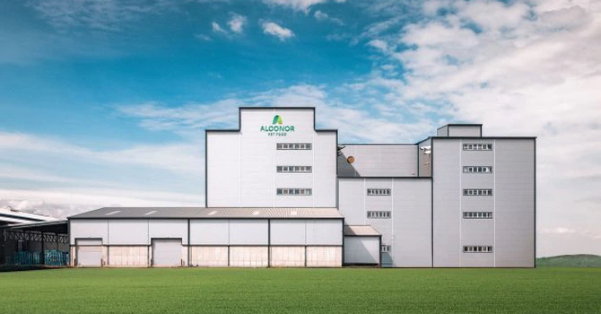 România, pe harta marilor producători europeni de hrană pentru animale – compania ALCONOR atinge o capacitate record în Europa de Est