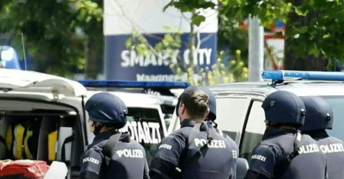 10 morţi şi mai mulţi răniţi după un atac armat într-o şcoală din Austria