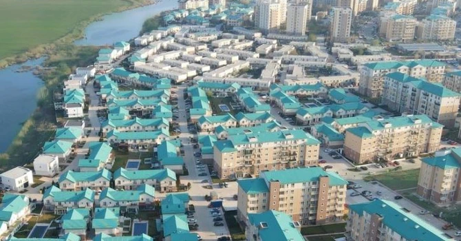 Cosmopolis – povestea comunităţii dezvoltate de turcul Ahmet Emre Buyukhanli. Investiţii şi afaceri