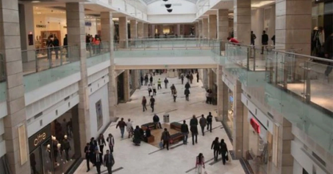 Retailul pe creştere – Afacerile din comerţul cu amănuntul au urcat cu 3,8%, în primele patru luni din 2025