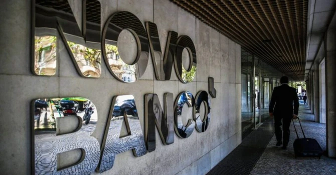Francezii de la BPCE plătesc 6,4 miliarde de euro pentru 75% din Novo Banco