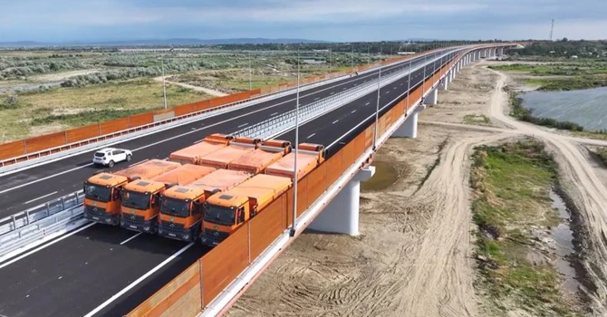 VIDEO Autostrada Buzău – Focșani: Cel mai lung pod al A7 a intrat în teste. UMB va solicita recepția săptămâna viitoare
