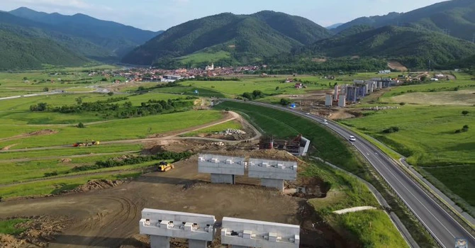 VIDEO Autostrada A1 Sibiu – Pitești: Secțiunea 2, în așteptarea intrării în forță pe șantier a turcilor de la Mapa – Cengiz