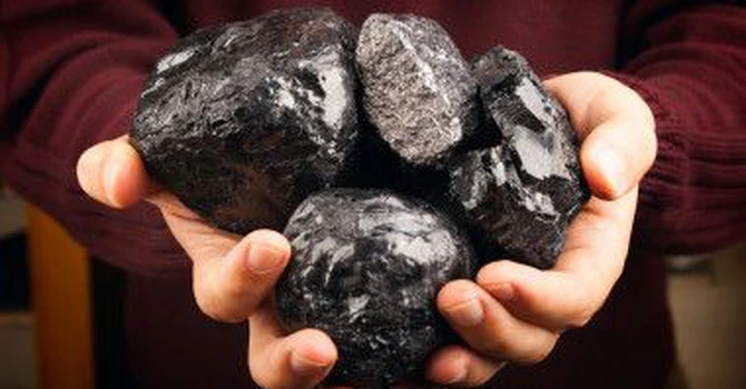 Atlasul Naţional al resurselor critice – România are nevoie de un program naţional de analiză şi explorare geologică pentru „recensământul metalelor rare” (EY)