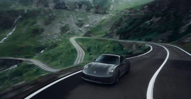 Prima dintre cele zece unități Porsche 911 Carrera 4 GTS „Tribute to Transfăgărășan”, livrată unui client din România