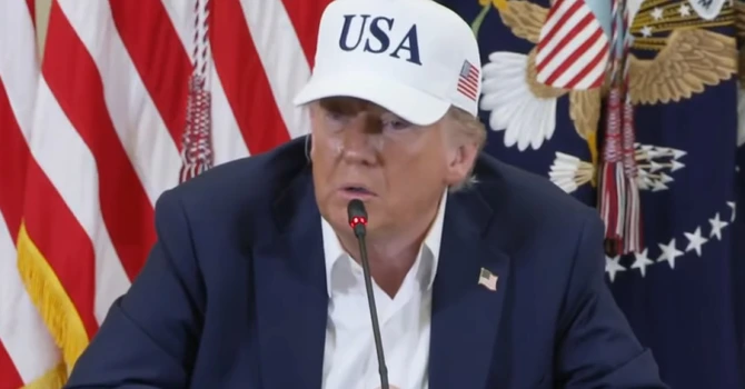 Trump, în vizită în Texas după inunațiile catastrofale care au afectat statul, respinge criticile la adresa sistemului de alertă și spune că atât s-a putut face în aceste condiții