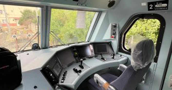 Oltenii de la Softronic se luptă cu giganții Alstom și Siemens pentru contractul de 23 de locomotive electrice cu ARF