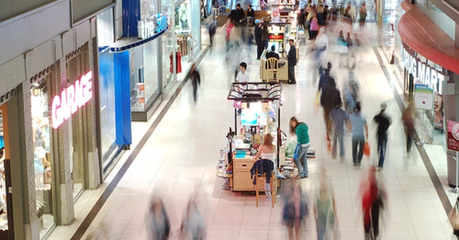 Afacerile din comerţ cu amănuntul au sporit cu 2,6% în primele cinci luni