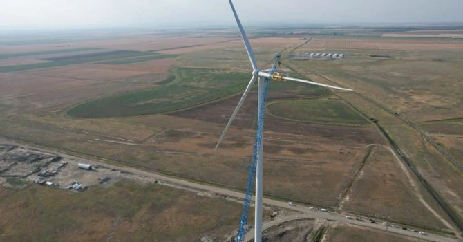 Cea mai mare turbină eoliană din România. Rezolv Energy a pus prima unitate Vestas de 6,4 MW în parcul eolian VIFOR din Buzău