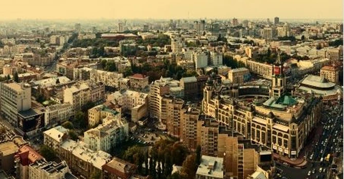 Noi atacuri asupra infrastructurilor energetice în Ucraina. Explozii puternice în Kiev