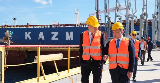 Rusia vrea să își crească exportul de petrol din porturile vestice la circa 2 milioane de barili pe zi în august