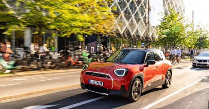 Mini anunță prezentarea a două vehicule „show-car” la IAA 2025