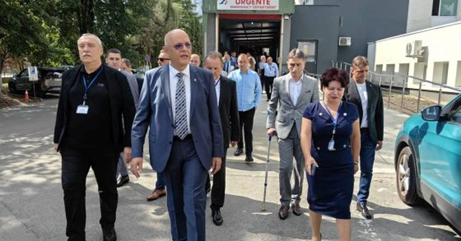 Raed Arafat confirmă că procurorii i-au pus sechestru pe avere în ancheta privind aducerea în țară a unui elicopter pentru SMURD