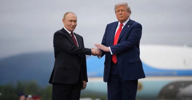 Putin i-a urat Crăciun fericit lui Trump, anunţă Kremlinul
