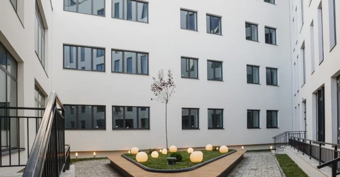 Ruinele unui spital la care construcția a început în urmă cu 30 de ani, transformate în Academie de Muzică. Lucrările se apropie de finalizare – FOTO