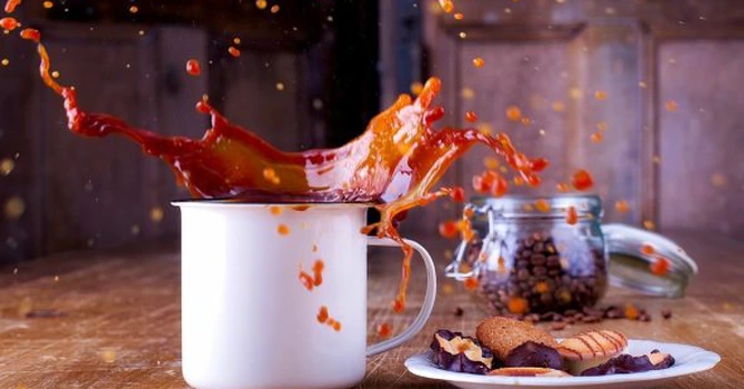 Războiul cafenelelor a izbucnit în România. Acuzații de concurență neloială, pentru că unii patroni vând cafeaua cu TVA redus de 11%, iar alții de 21%